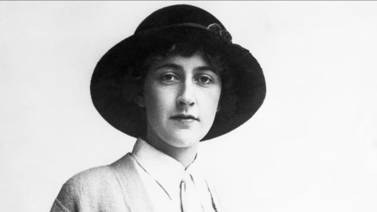 Agatha Christie Biography